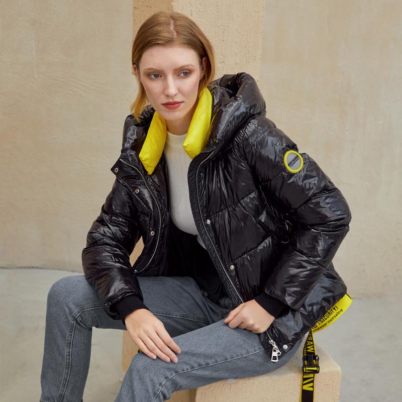 Abrigos cortos de invierno para mujer, parkas cálidas con capucha y chaqueta brillante para damas