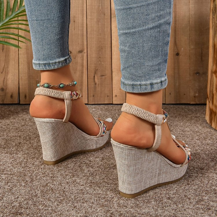 25ª edición – Sandalias de cuña de cáñamo con pedrería