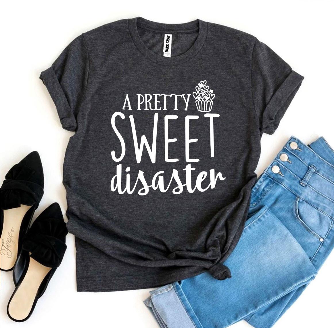 Una camiseta de A Pretty Sweet Disaster