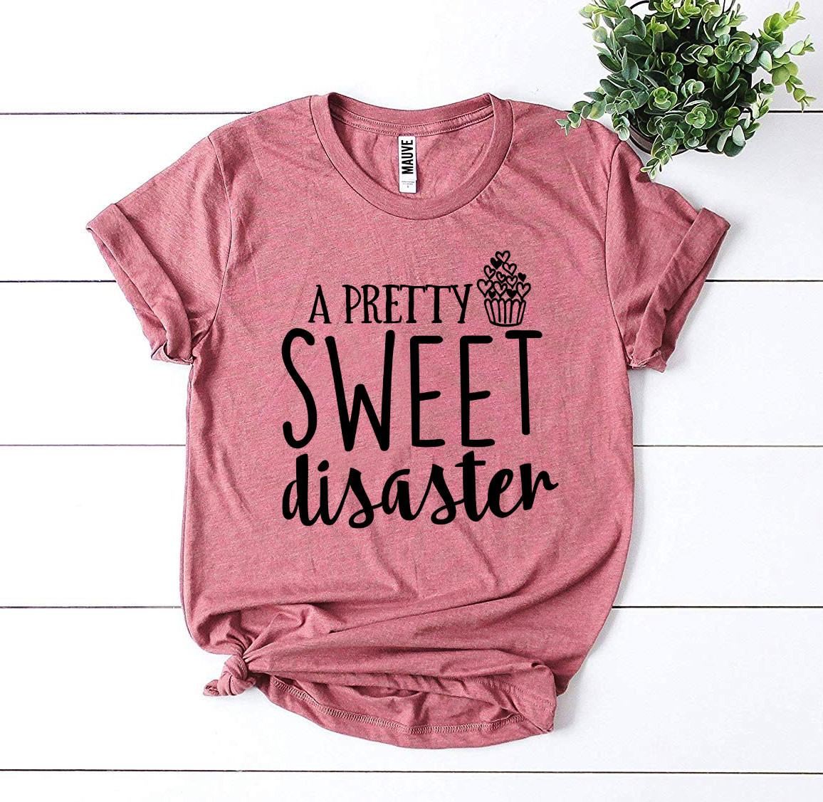 Una camiseta de A Pretty Sweet Disaster