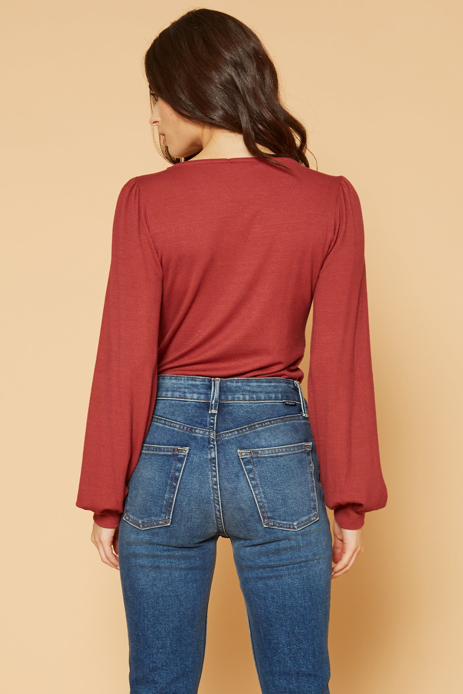 Body de manga larga abullonada con cuello cuadrado para mujer en color ladrillo