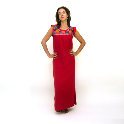 Maxi Isidra, vestido folclórico con flores bordadas
