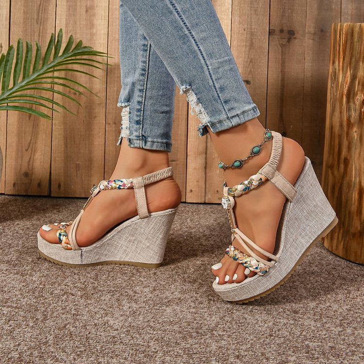 25ª edición – Sandalias de cuña de cáñamo con pedrería