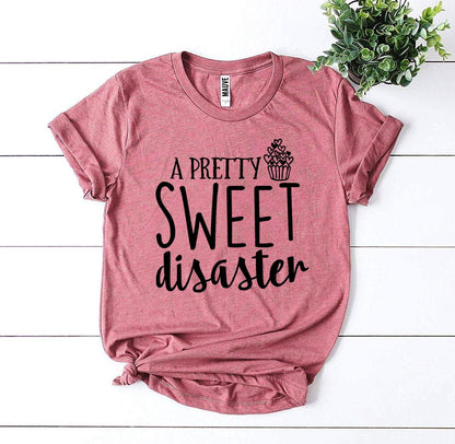 Una camiseta de A Pretty Sweet Disaster
